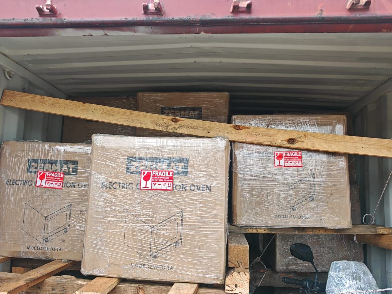 Karton oven dimuat & dibrace dalam kontena untuk pelayaran ke Sabah